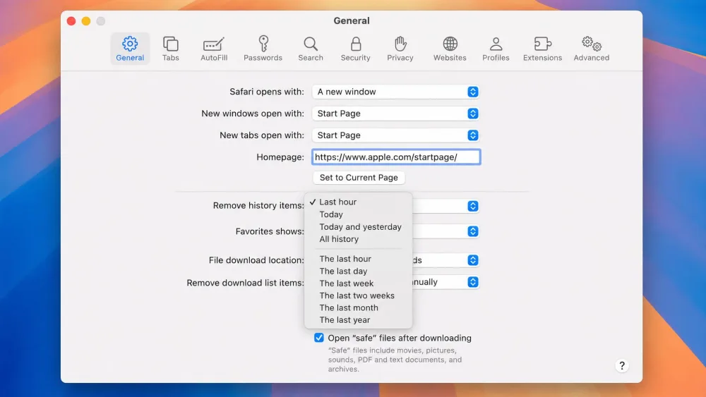Safari's General settings tab on macOS with the Remove history items pop-up menu open, showing the interval choices.