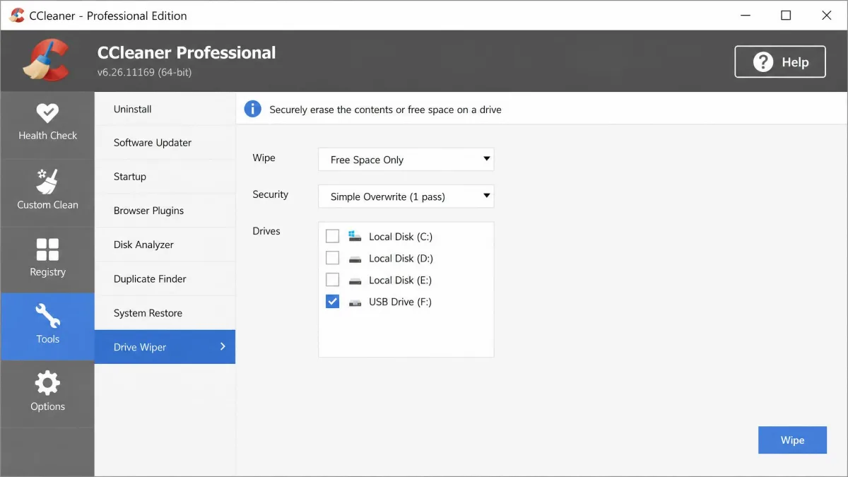 CCleaner Drive Wiper with an external USB drive listed as drive F: and ticked in the drive list, alongside the internal drive letters left unticked.