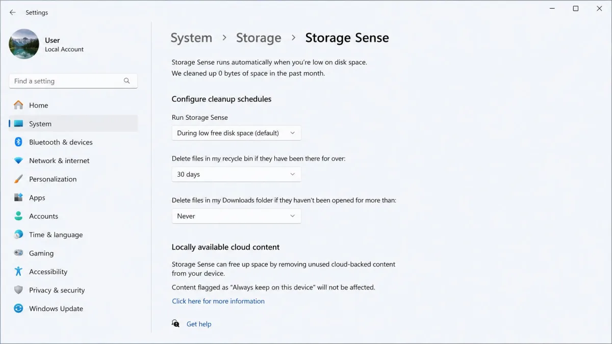 The Windows 11 Storage Sense settings page showing the Recycle Bin interval set to 30 days and the Downloads folder rule set to Never.