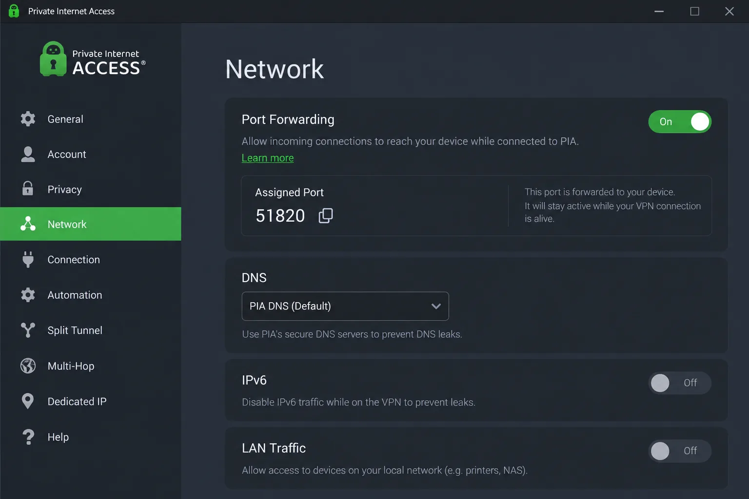 Private Internet Access desktop settings with the port forwarding toggle on and the assigned port number shown.